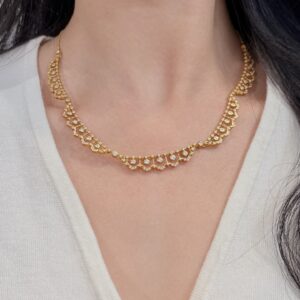 Scalloped Hemline Necklace in French Style