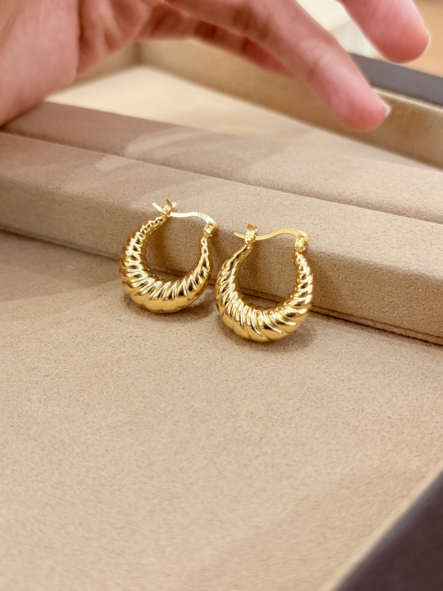 Vintage Croissant-Shaped Earrings - Image 3