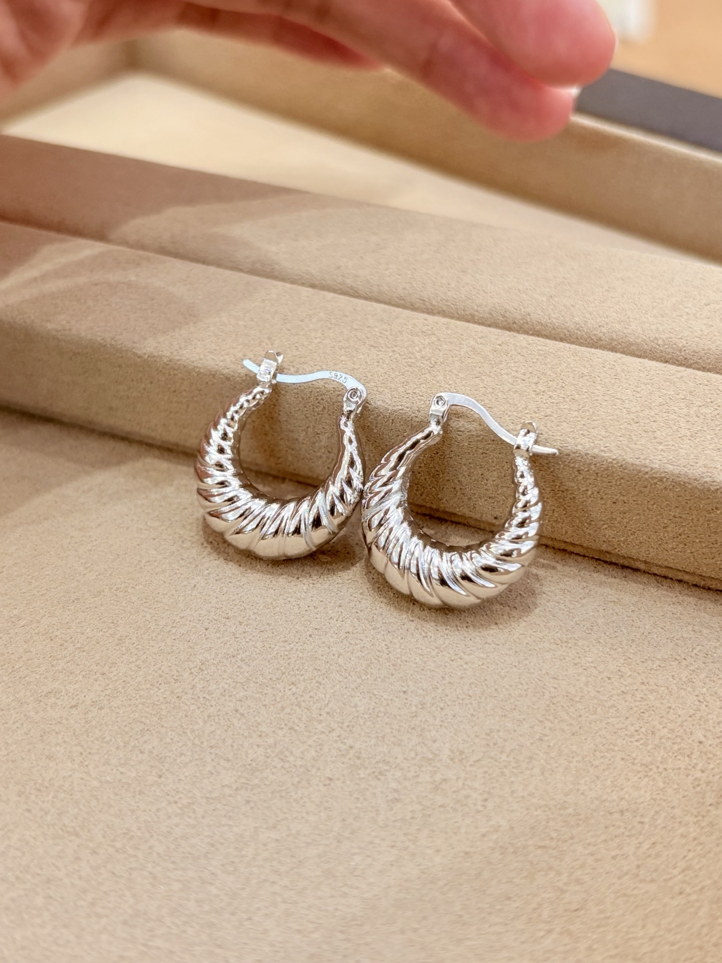 Vintage Croissant-Shaped Earrings - Image 4