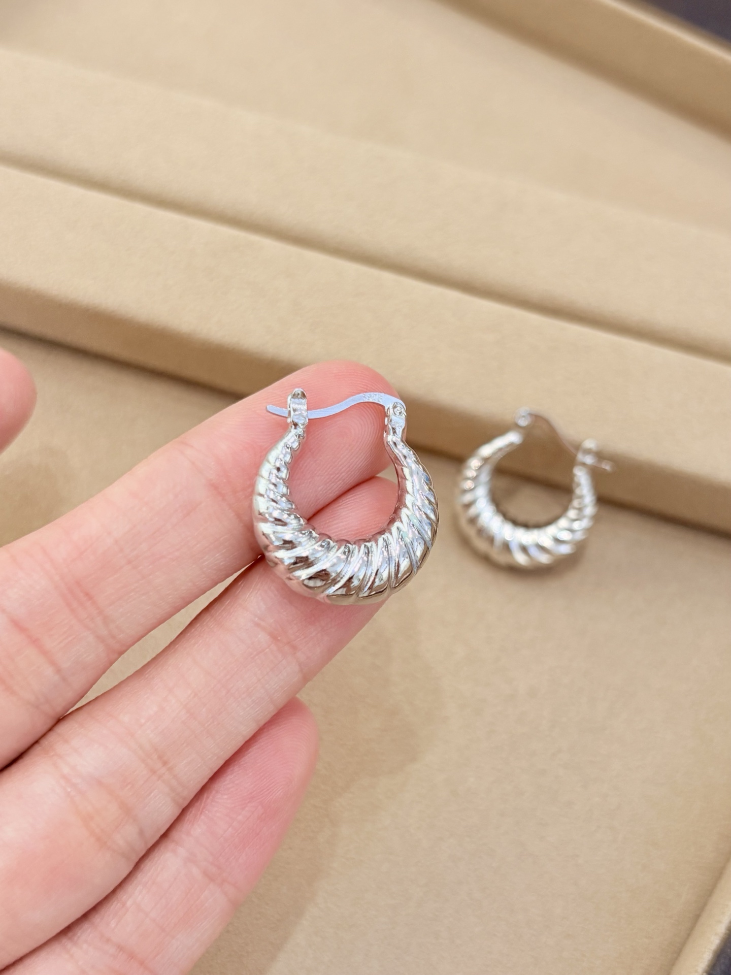 Vintage Croissant-Shaped Earrings - Image 5